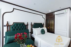 Royal Hotel Me Tri Ha