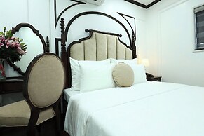 Royal Hotel Me Tri Ha