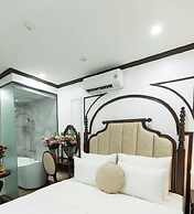 Royal Hotel Me Tri Ha