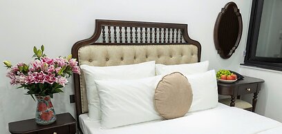 Royal Hotel Me Tri Ha