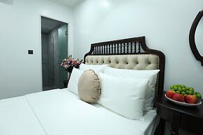 Royal Hotel Me Tri Ha