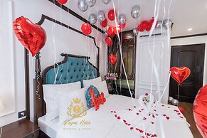 Royal Hotel Me Tri Ha