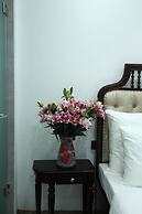 Royal Hotel Me Tri Ha