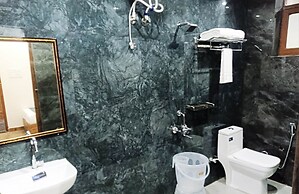 ShriGo Hotel Pushpa Residency