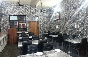 ShriGo Hotel Pushpa Residency