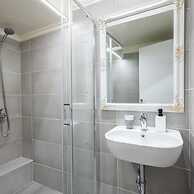 Friday Venus Luxury Apartment