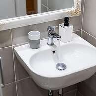 Friday Venus Luxury Apartment