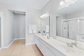 5049 Shoreway Loop #203