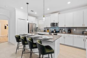 8925 Play Through Drive