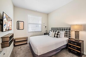 3150 Paradox Circle #406