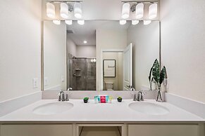 3150 Paradox Circle #406