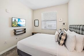 3150 Paradox Circle #406