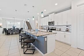 8911 Tropical Haven Court