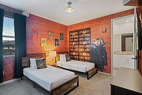 8911 Tropical Haven Court