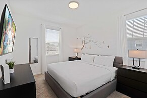 8911 Tropical Haven Court