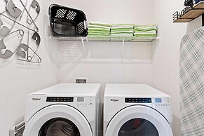 8911 Tropical Haven Court