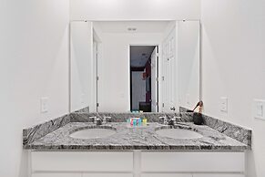 8911 Tropical Haven Court