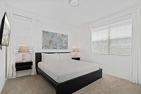 8911 Tropical Haven Court