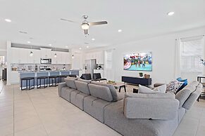 8911 Tropical Haven Court