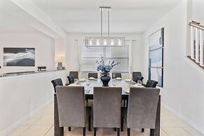 8911 Tropical Haven Court