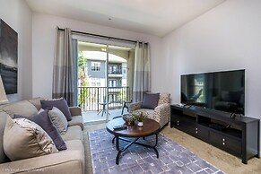 Cozy Vista Cay Condo, Right Next to Clubhouse!