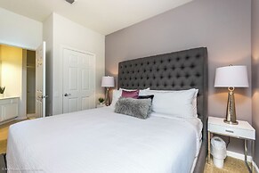 Cozy Vista Cay Condo, Right Next to Clubhouse!