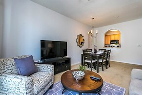 Cozy Vista Cay Condo, Right Next to Clubhouse!