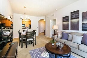 Cozy Vista Cay Condo, Right Next to Clubhouse!