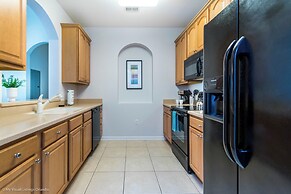 Cozy Vista Cay Condo, Right Next to Clubhouse!