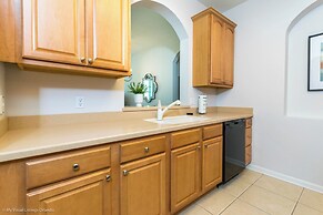 Cozy Vista Cay Condo, Right Next to Clubhouse!