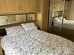 Tranquil Lodge Retreat in Preston Countryside