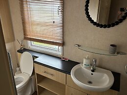 Tranquil Lodge Retreat in Preston Countryside