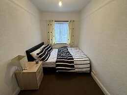 Charming Stoke House With 2 Nice Bedrooms