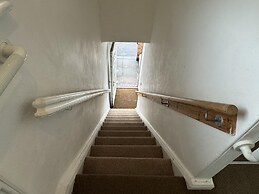 Charming Stoke House With 2 Nice Bedrooms