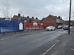 Charming Stoke House With 2 Nice Bedrooms