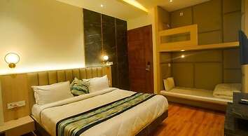 Familia Hotel and Banquets