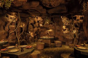 The President Hotel Kumara Park