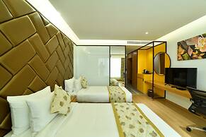 The President Hotel Kumara Park