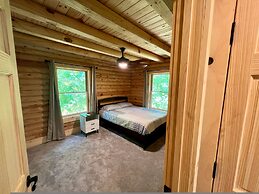 Wintergreen Chesnut Hot-tub Arcade Fireplace