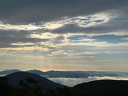 Wintergreen Chesnut Hot-tub Arcade Fireplace