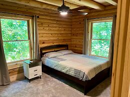 Wintergreen Chesnut Hot-tub Arcade Fireplace