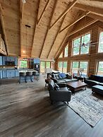 Wintergreen Chesnut Hot-tub Arcade Fireplace