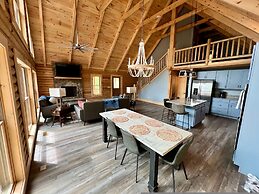 Wintergreen Chesnut Hot-tub Arcade Fireplace