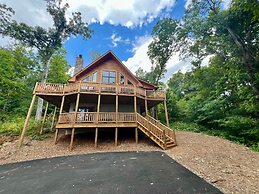 Wintergreen Chesnut Hot-tub Arcade Fireplace