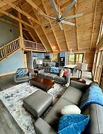 Wintergreen Chesnut Hot-tub Arcade Fireplace