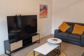 4-bed Charming Pet-friendly House w/ Garden