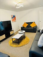 4-bed Charming Pet-friendly House w/ Garden