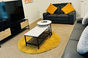 4-bed Charming Pet-friendly House w/ Garden