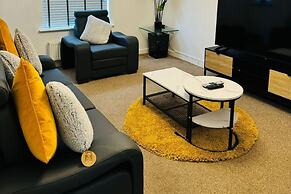 4-bed Charming Pet-friendly House w/ Garden