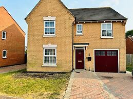 4-bed Charming Pet-friendly House w/ Garden